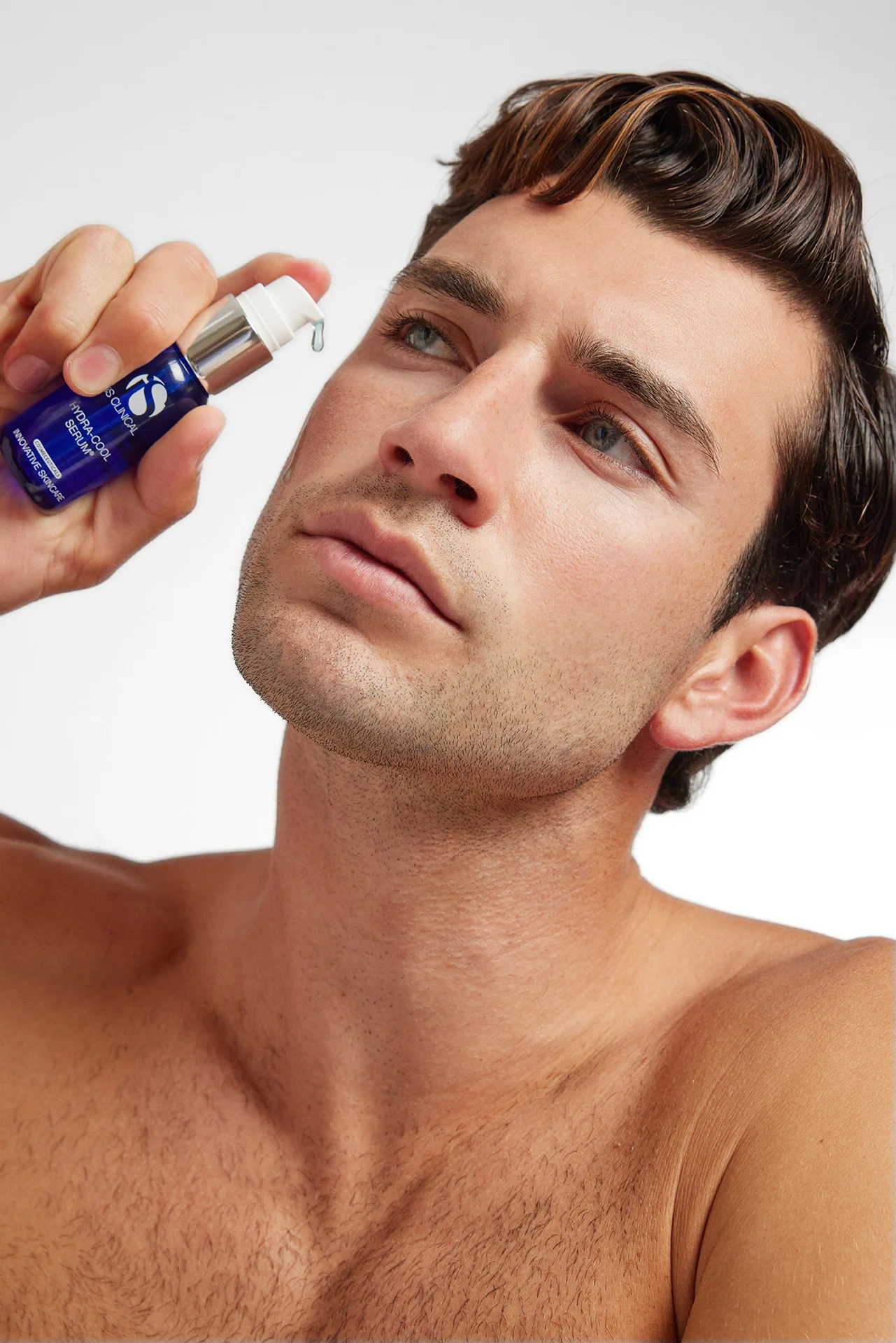 Idealna pielęgnacja skóry z iS Clinical - Hydra-Cool Serum