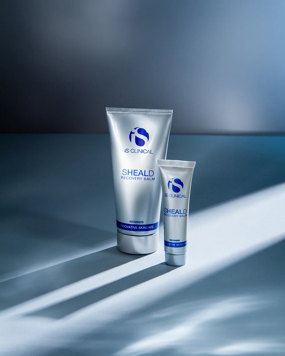 Produkty iS Clinical do pielęgnacji jesiennej z ekstraktami roślinnymi - produkty do leczenia skóry