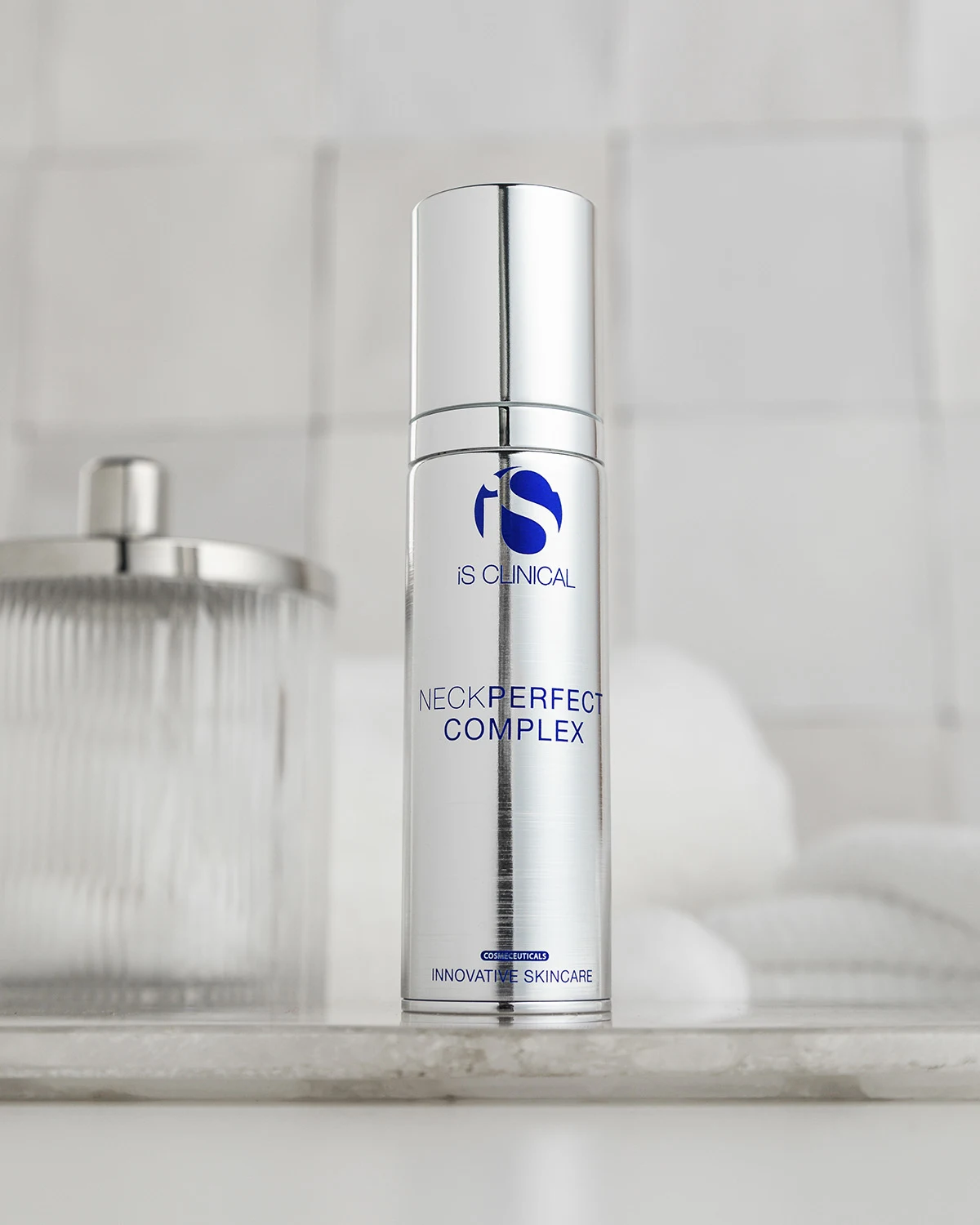 Kompleksowa codzienna pielęgnacja od iS Clinical - Poranna rutyna