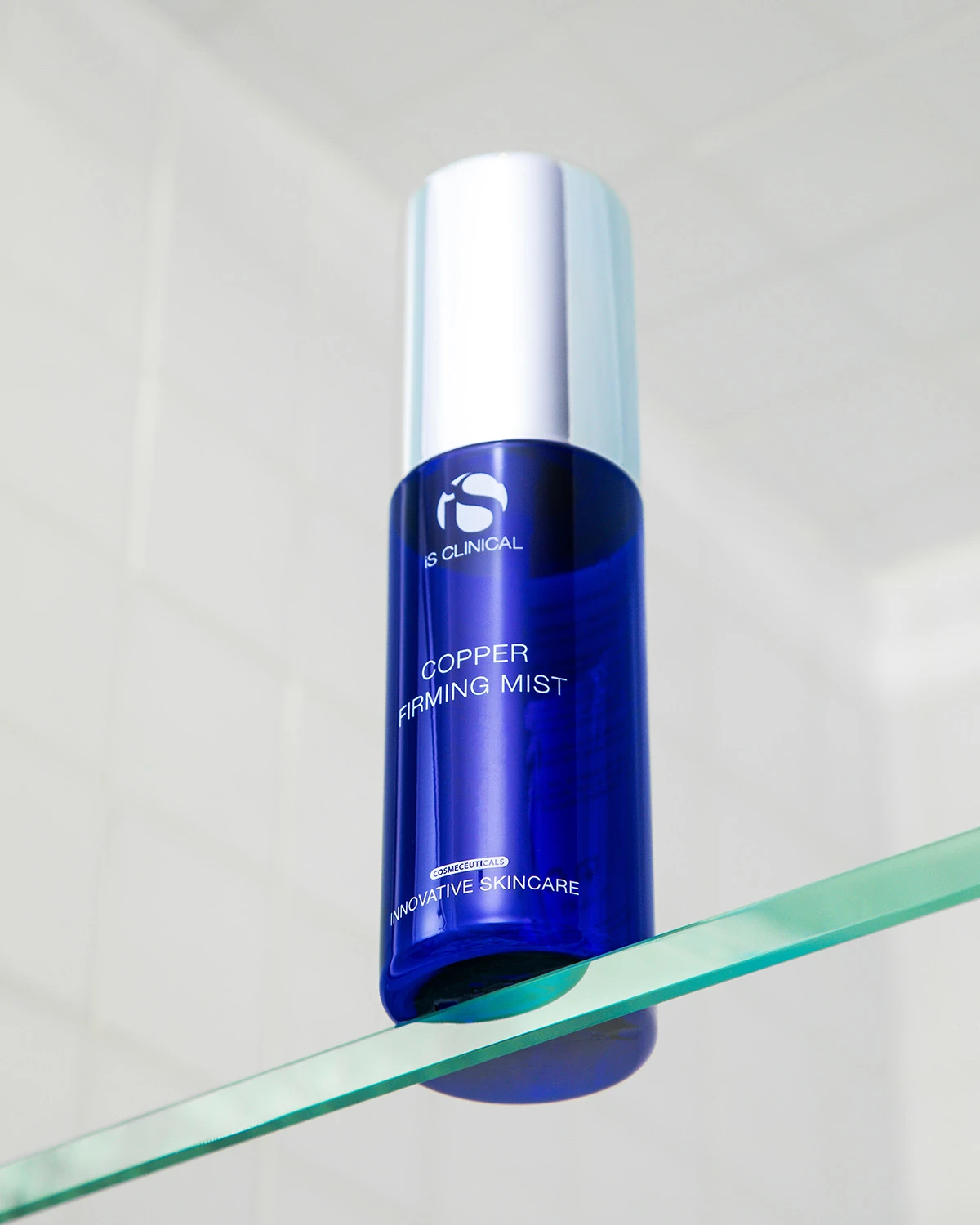 Kompleksowa codzienna pielęgnacja od iS Clinical - W ciągu dnia