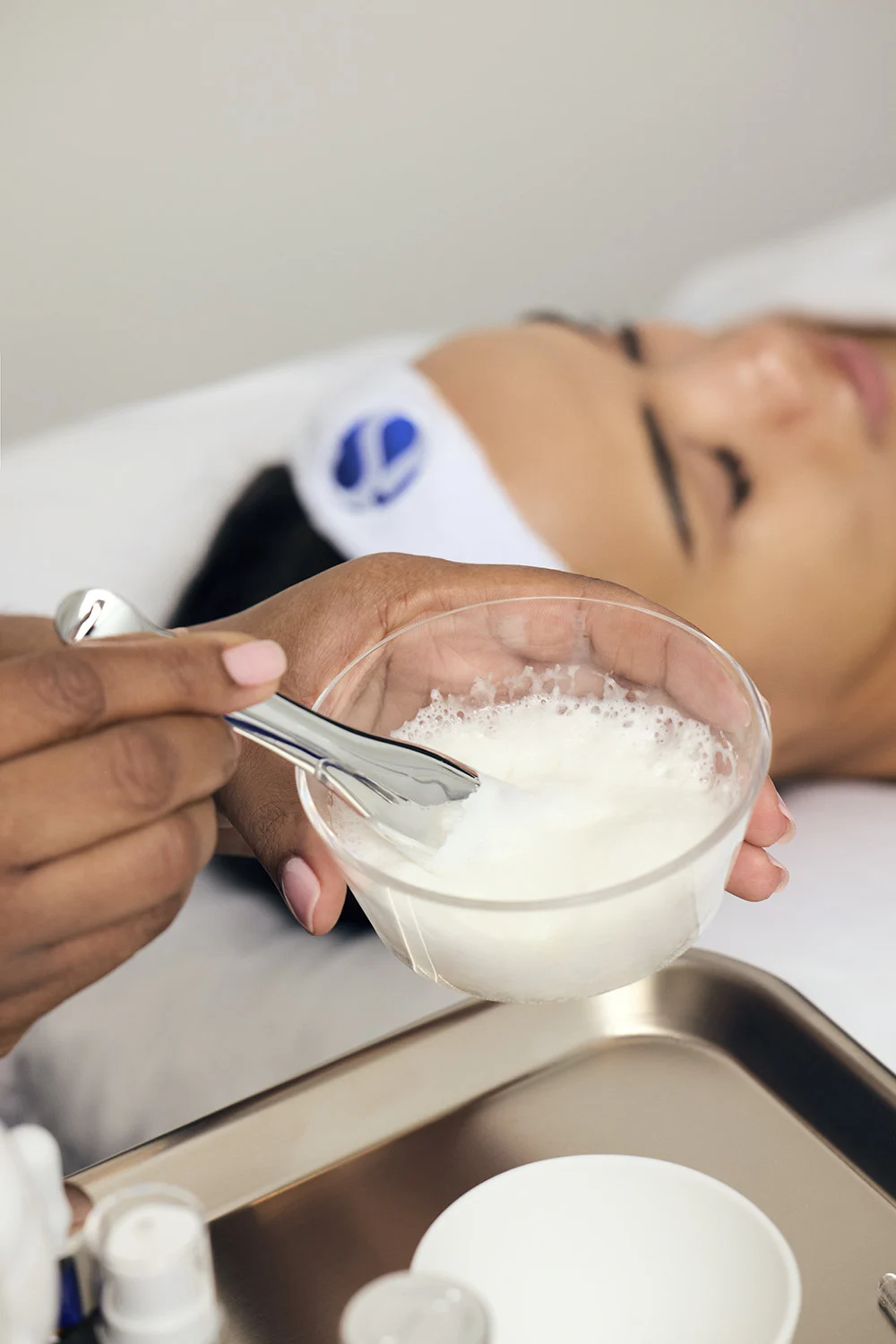 Enzymy w kosmetologii. Jak to działa?